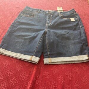 Time and Tru Women's Mid Rise Bermuda, 10" Inseam, Size 16, Slim Fit, Blue NWT